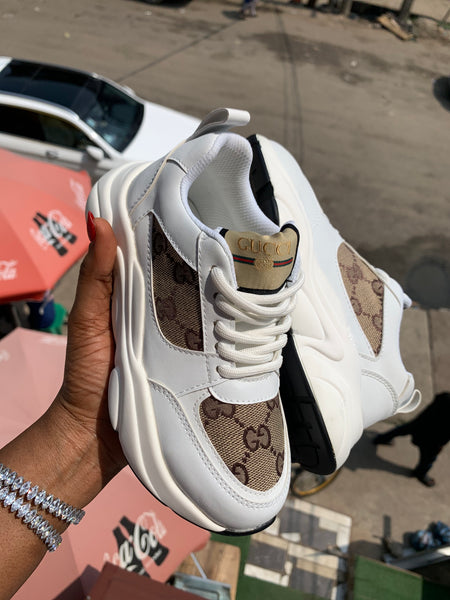 G WHITE SNEAKERS